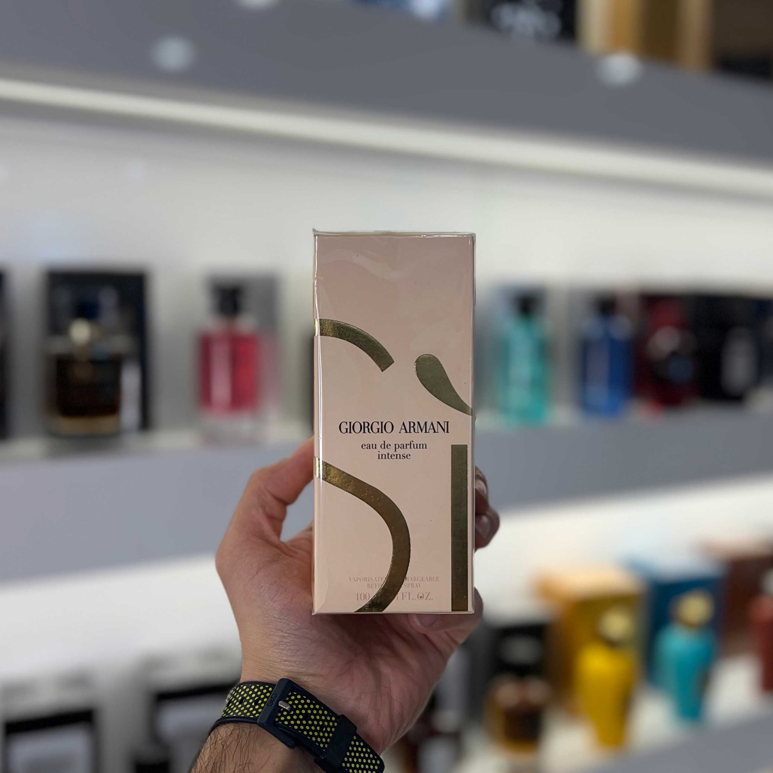 Giorgio-Armani-Sì-Intense عطر جورجیو آرمانی سی اینتنس (Giorgio Armani Sì Intense) - تصویر 1