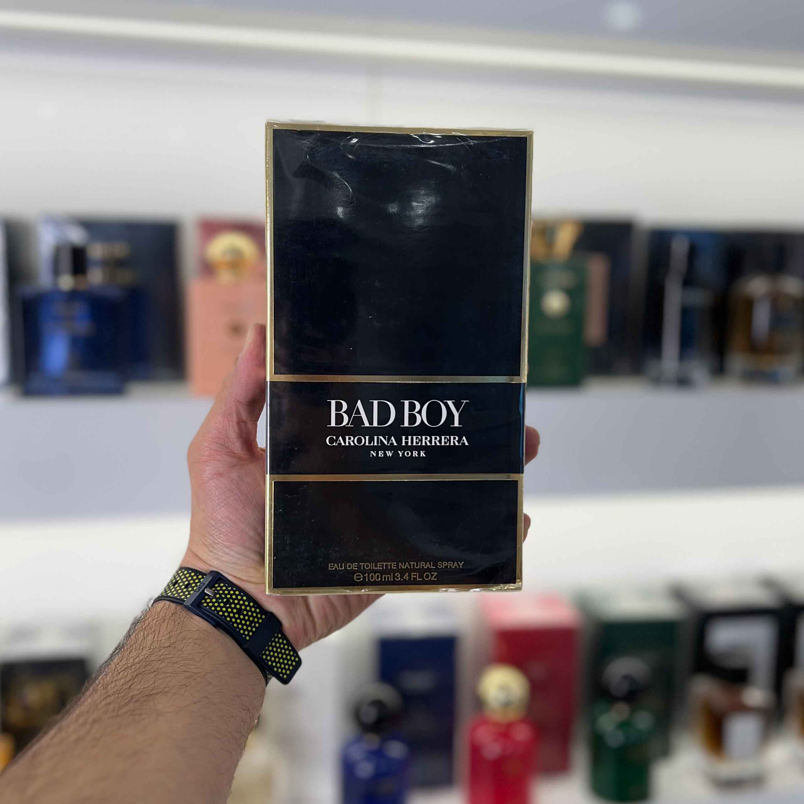 Carolina-Herrera-Bad-Boy عطر کارولینا هررا بد بوی (Carolina Herrera Bad Boy) - تصویر 1